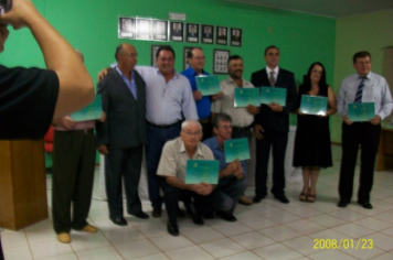Foto - Sessão Solene em comemoração aos 10 anos do município de Capão do Cipó e entrega de Diploma aos membros da Comissão Emancipacionista.