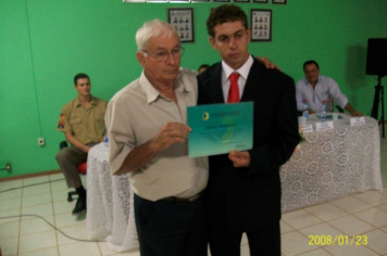 Foto - Sessão Solene em comemoração aos 10 anos do município de Capão do Cipó e entrega de Diploma aos membros da Comissão Emancipacionista.