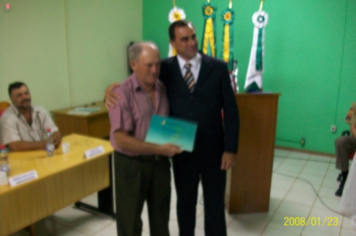 Foto - Sessão Solene em comemoração aos 10 anos do município de Capão do Cipó e entrega de Diploma aos membros da Comissão Emancipacionista.