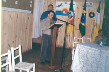 Foto - Sessão Solene de entrega de títulos de Cidadão Honorário aos Srs. Maximiliano Stacowski e Vulmar Silveira Leite, no Clube Aliança, antiga sede da Câmara de Vereadores