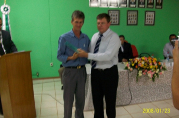 Foto - Sessão Solene em comemoração aos 10 anos do município de Capão do Cipó e entrega de Diploma aos membros da Comissão Emancipacionista.