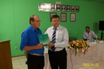 Foto - Sessão Solene em comemoração aos 10 anos do município de Capão do Cipó e entrega de Diploma aos membros da Comissão Emancipacionista.