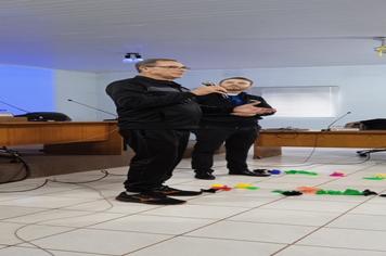 PALESTRA COM ALUNOS, SERVIDORES E PROFESSORES DA ESCOLA MACEDO BELTRÃO, COM O PADRE AODOMAR WANDSCHER