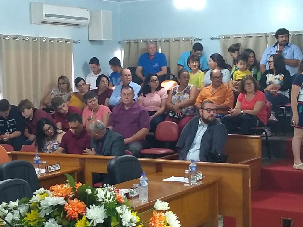 SESSÃO SOLENE DE ENTREGA DE